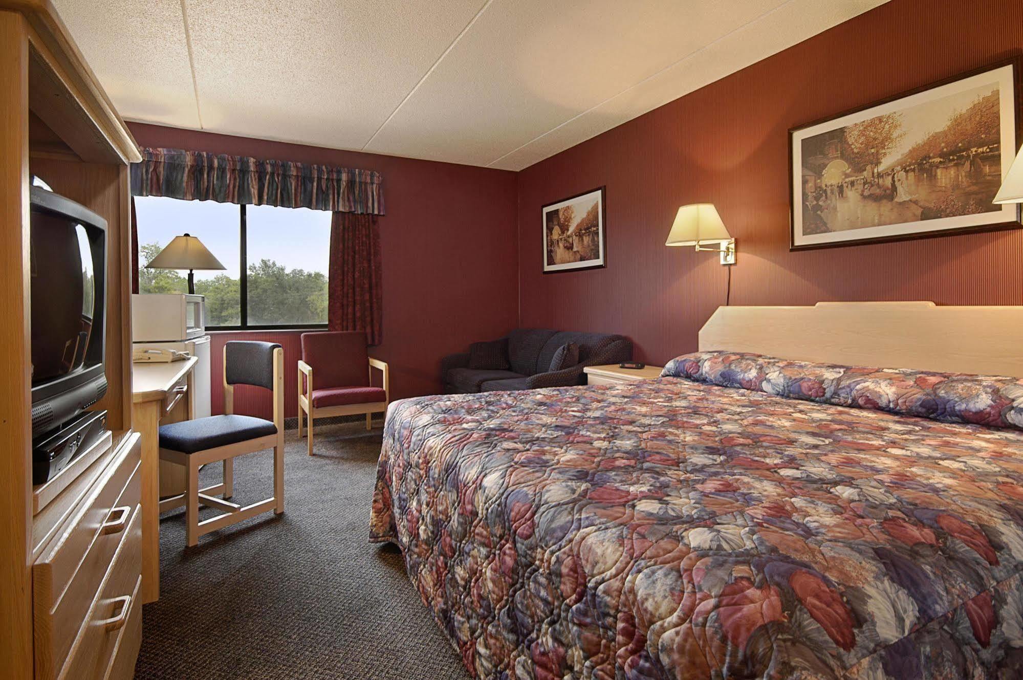 Howard Johnson By Wyndham Portage La Prairie Portage la Prairie Exterior foto